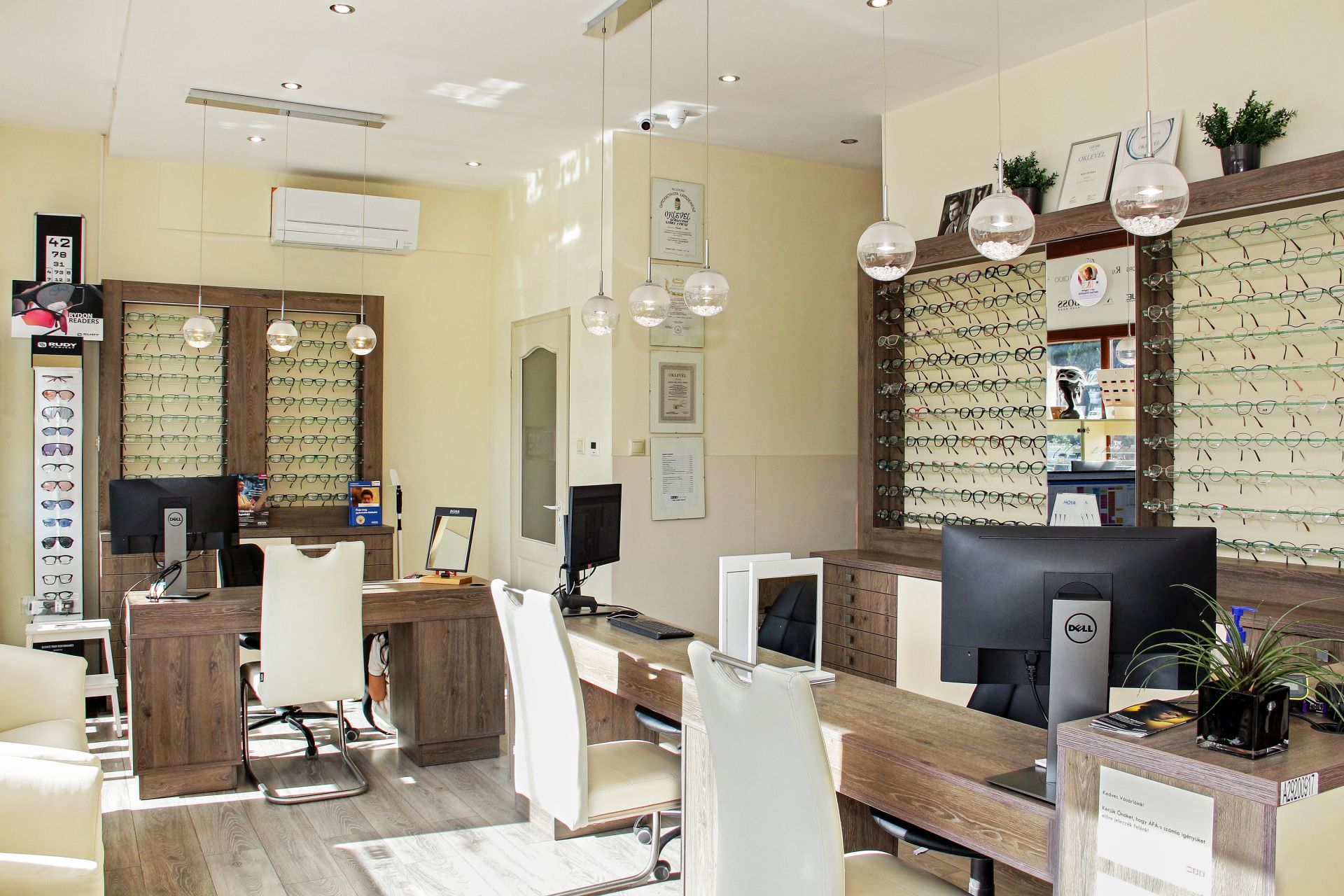 MSE Optika felnőttszemészet Gödöllő üzlet 02